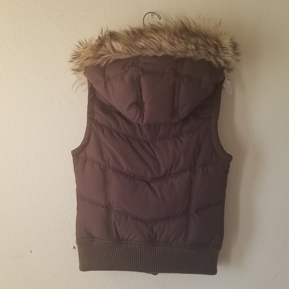 SOLD**Back to School Hollister Puffer Vest  Brown - Picture 6 of 8